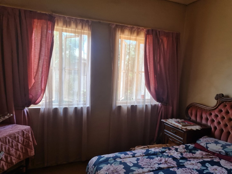 2 Bedroom Property for Sale in Oos Einde North West